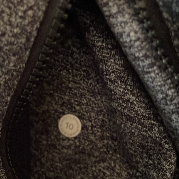 Lululemon Define jacket PERFECT condition!! SUPER Soft! size 10 black/gray - Picture 6 of 6